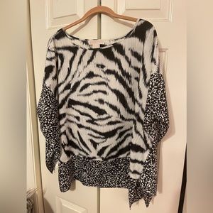 Black and white MK top